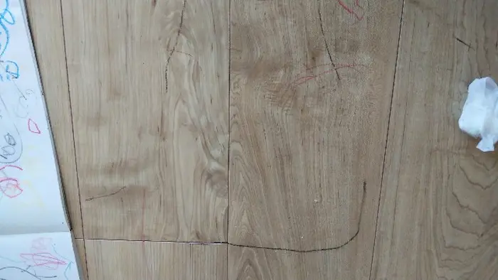 キャンドゥの水で落とせるクレヨンを実際に使用しふき取った様子