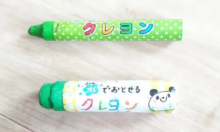 キャンドゥとサクラクレパスの水で落とせるクレヨンの比較写真