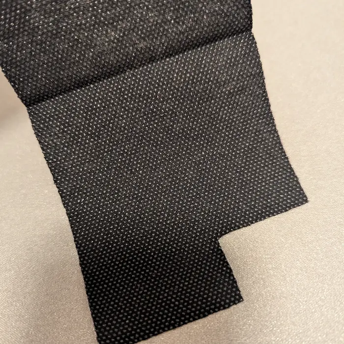 ダイソー靴下用補修布の裏面