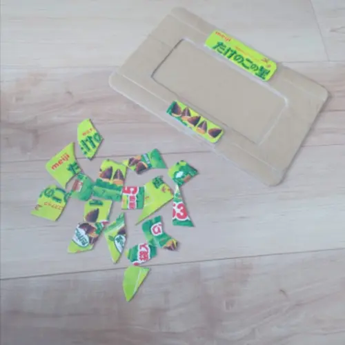 テープを貼り終わったら、ピースをカット