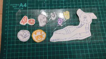 100均材料の上にオリジナル素材乗せる