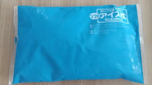 ダイソーの「ソフトアイスマクラ」