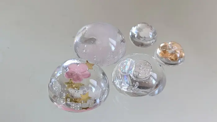 ドーム状のモールドで作ったレジン