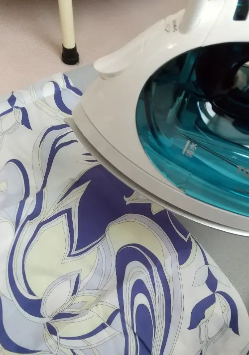 当てぬのをして、アイロンで圧着