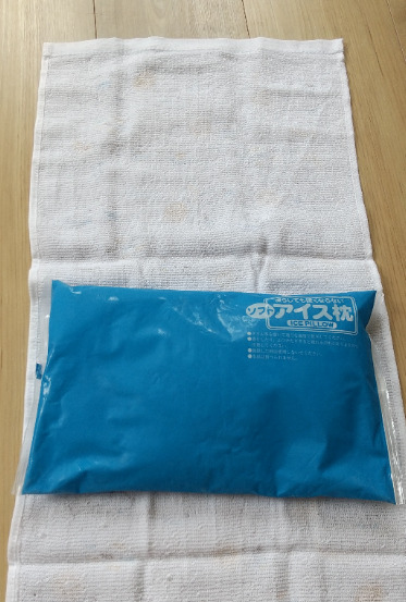 ガーゼで枕を巻く