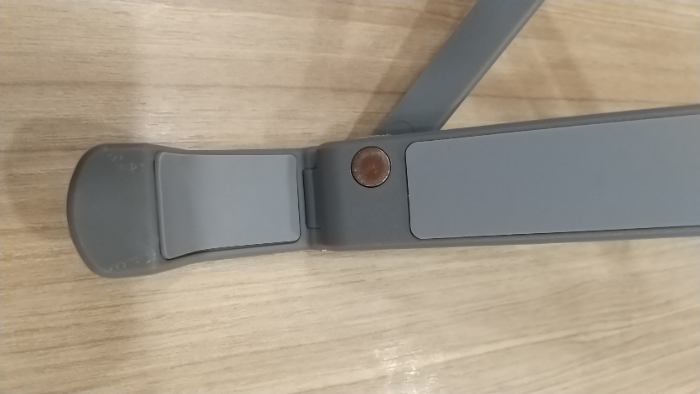 ダイソーノートパソコン&タブレットスタンドのゴム