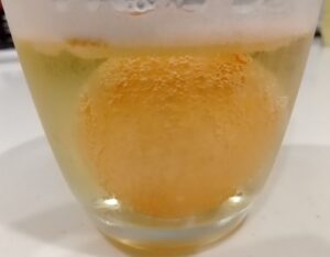 酢に入れた卵