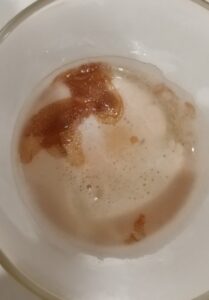 酢に入れた卵