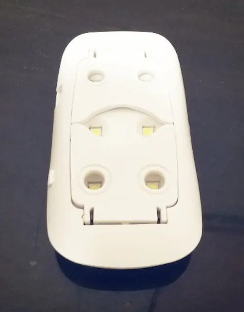 ダイソーLED UVライトのライトは6個