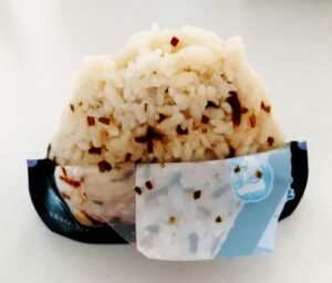 『尾西アルファ米おにぎり』の作り方