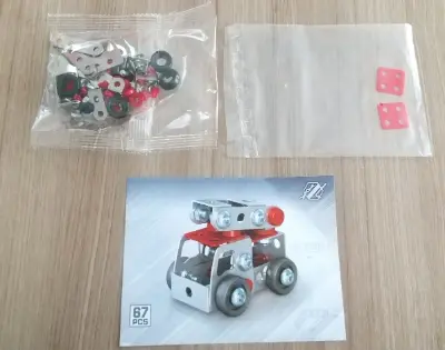 ダイソーのメタリック3Dパズル　レスキュー 消防車部品