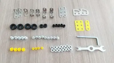 ダイソーのメタリック3Dパズル　建設機械 フォークリフト　部品