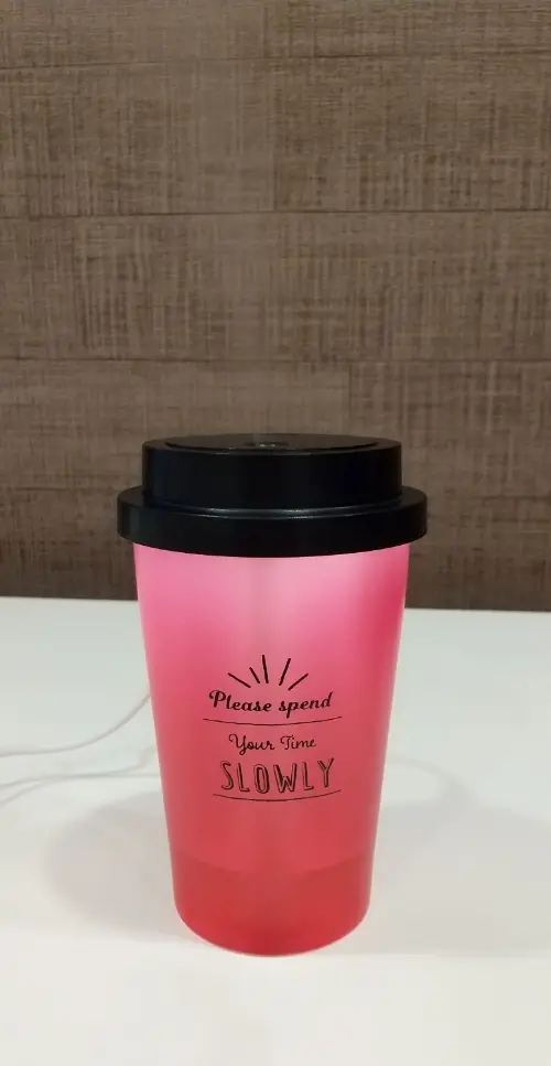 ダイソー加湿器コーヒーカップ型光った状態
