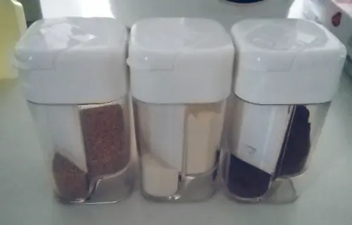 小さじ計量ボトルに色々入れてみた　キャンドゥ　セリア
