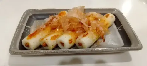 ちくわデコレーター　セリア　納豆をちくわに詰めた写真