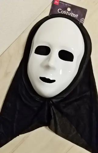 ダイソー スクリーム風お面