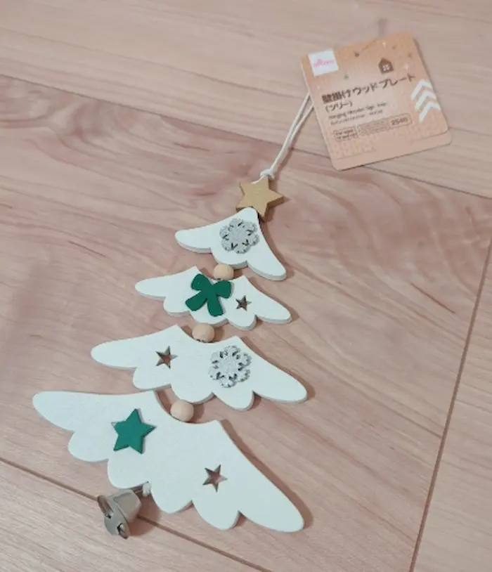 ダイソーのクリスマスグッズ「タペストリー」