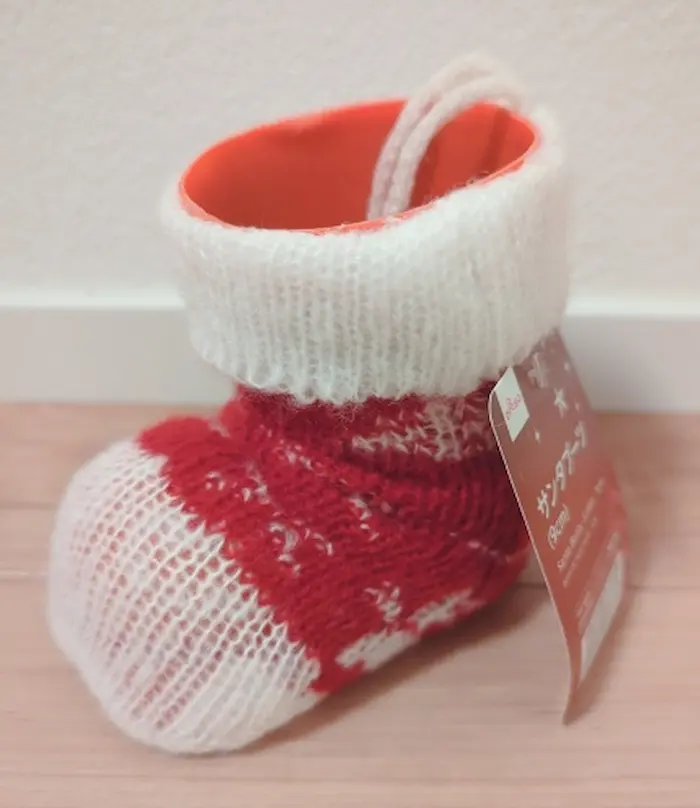 ダイソーのクリスマスグッズ「プレゼントを入れる靴下」ミニタイプの靴下