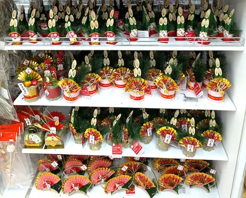 ダイソーのお正月グッズ 門松の置物