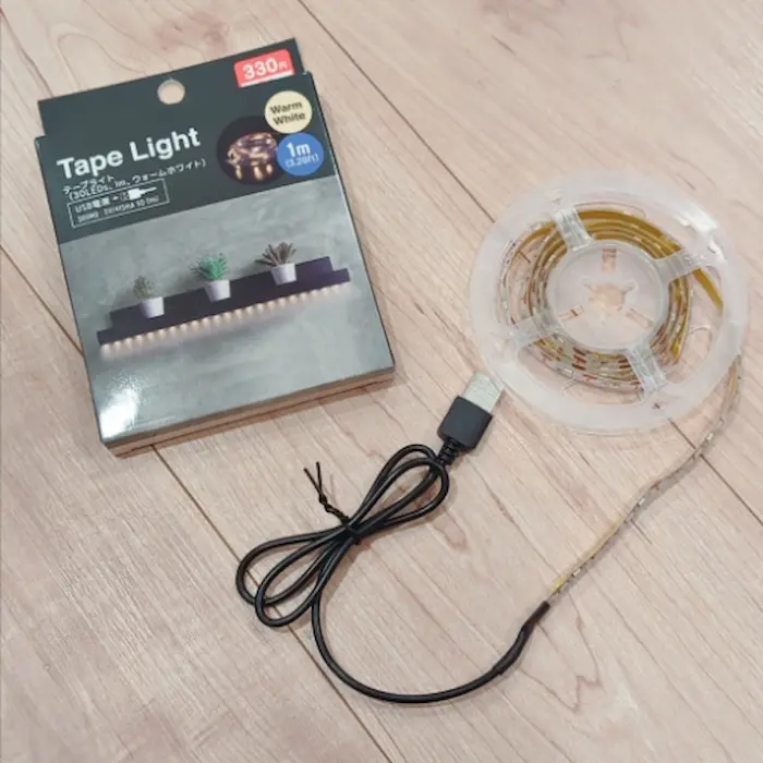 ダイソーのLEDテープライト【ウォームホワイト】