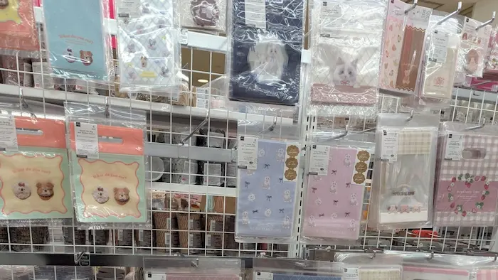 ダイソーのバレンタイングッズ
ラッピングの袋