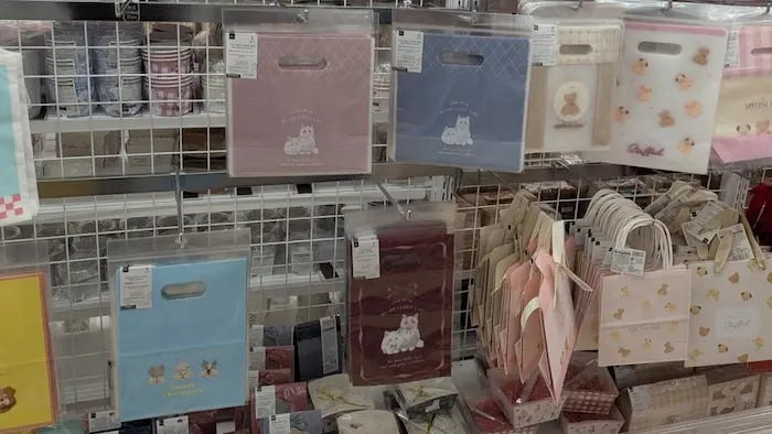 ダイソーのバレンタイングッズ
ラッピングの袋