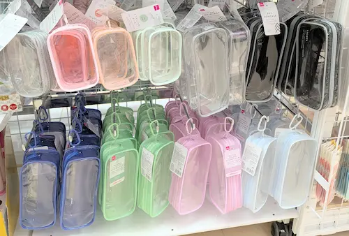 ダイソーのクリアペンケース