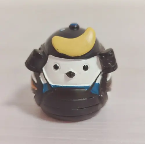 シマエナガの置物│兜Ver