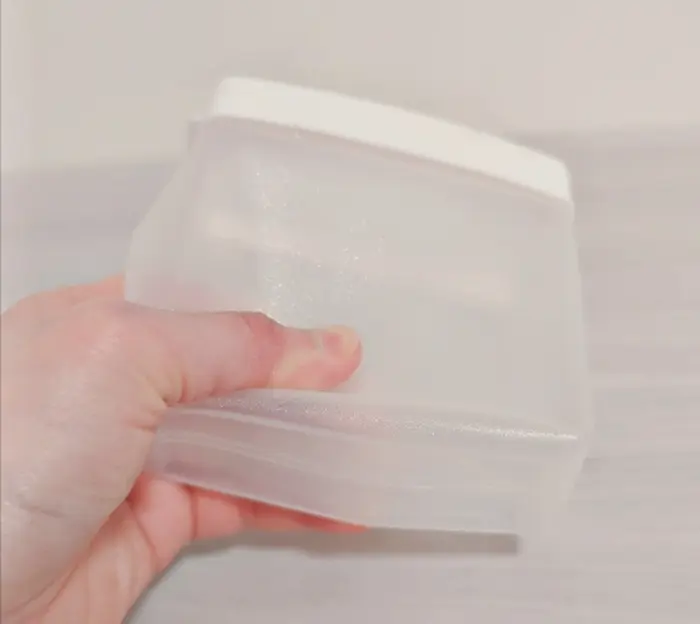 ダイソー「もんでほぐせる調味料ストッカー」