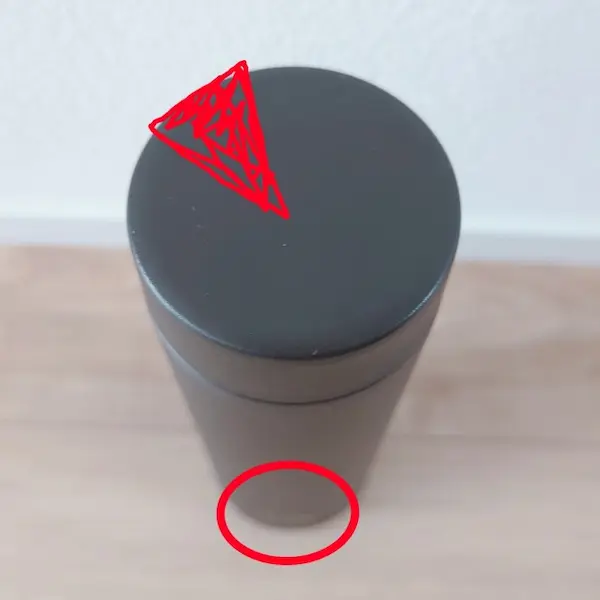 JOQの蓋が開かなくならない「閉め方」のコツ ロゴとツメの位置を確認上からも確認