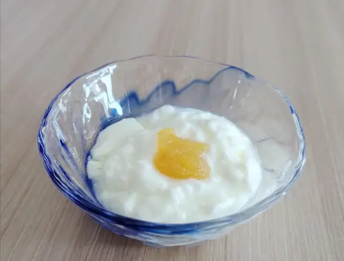 紀伊路屋の「おいしい朝じゃむ」ヨーグルトに混ぜる