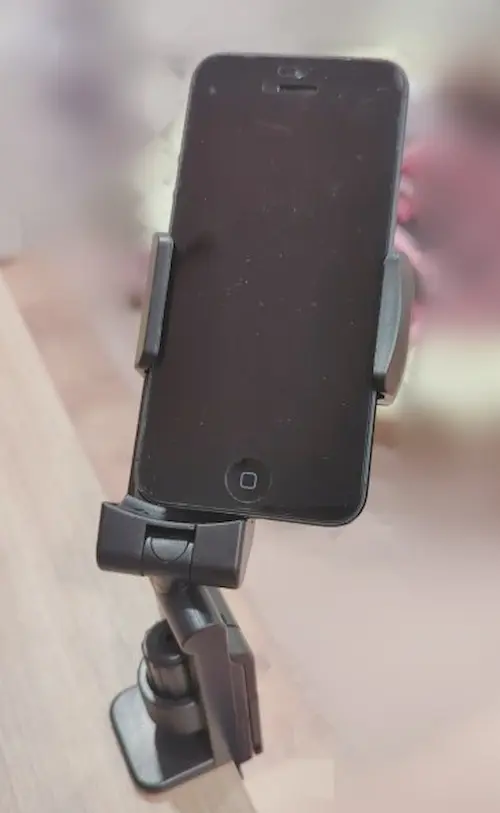 ダイソーの3WAY「多機能スマホホルダー」 クリップ式