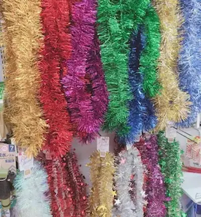 ダイソー誕生日の飾りつけグッズ　モール