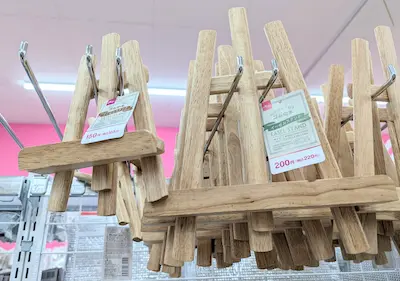 ダイソー木製イーゼル