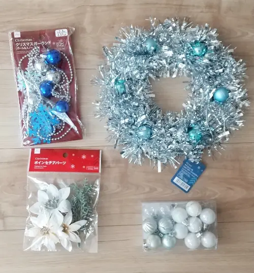 100均材料で、シルバー系のクリスマスリース作り方