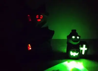 ダイソー光る「ハロウィンLED置物」を光らせた