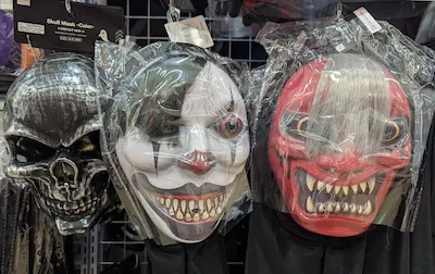 ダイソーの怖いお面（ホラー系）