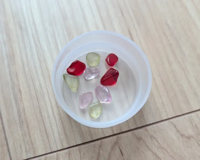 ダイソーの万華鏡キットのビーズ