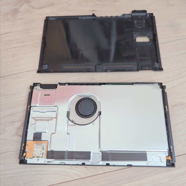 スイッチのカバーを開けた状態