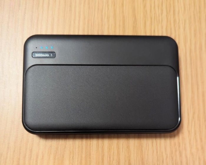 ダイソーのモバイルバッテリーの写真
