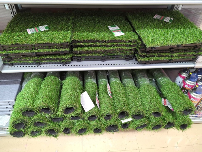 ダイソーに芝生シートは売ってる?